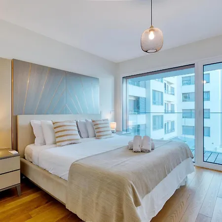 Portucale ! Benfica Lux Garden