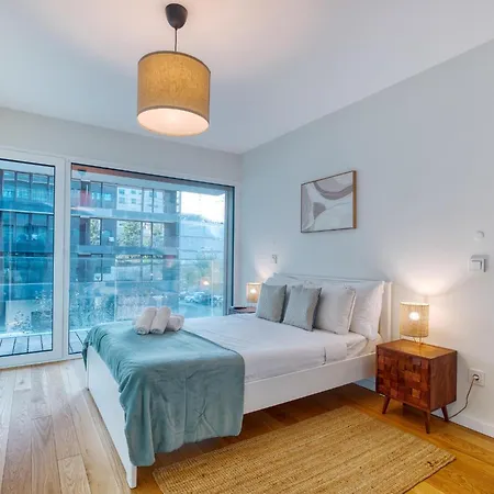 Portucale ! Benfica Lux Garden * リスボン