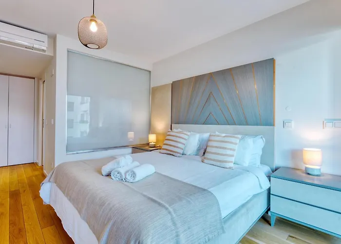 Portucale ! Benfica Lux Garden Lisboa